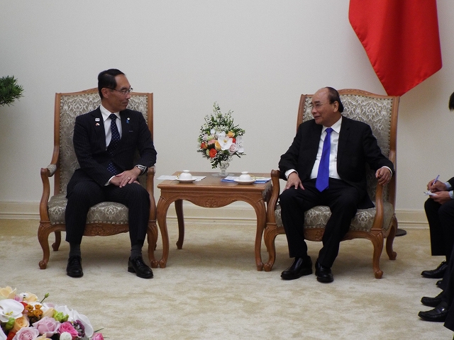 ベトナム首相との会談の様子