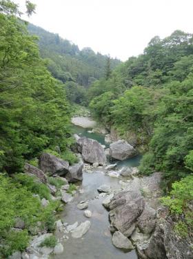 三波石峡