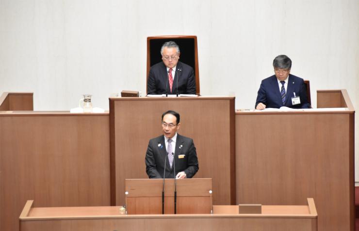 定例県議会の様子