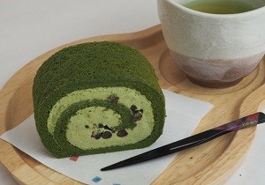 狭山茶ロールケーキ