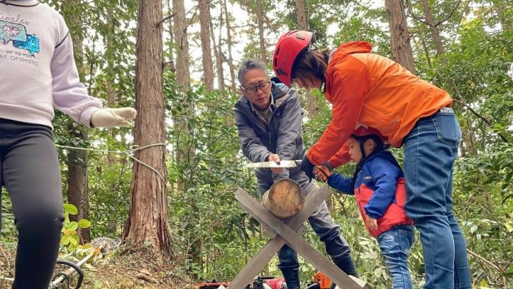 木こりレクチャーの様子の写真