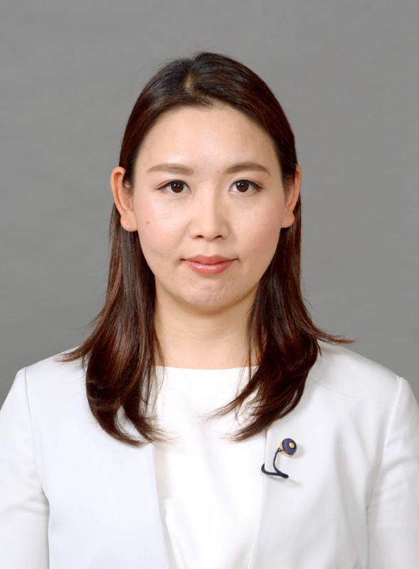 山根史子