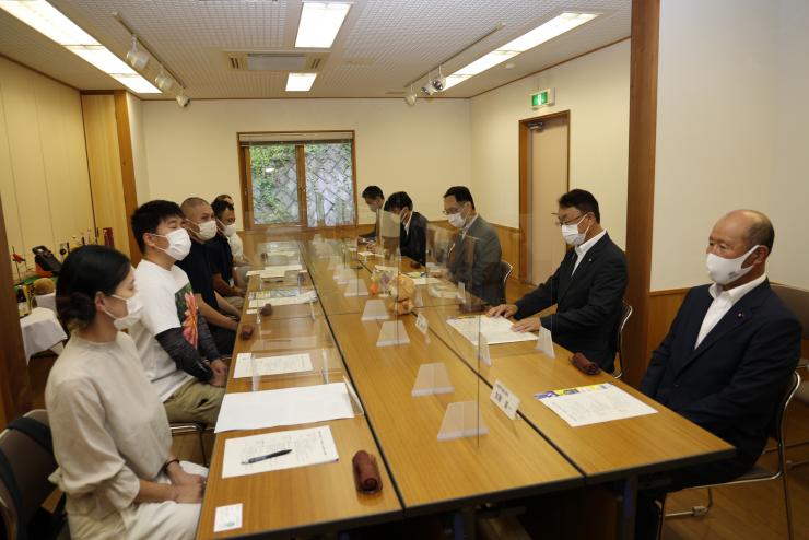 元地域おこし協力隊員との意見交換の写真