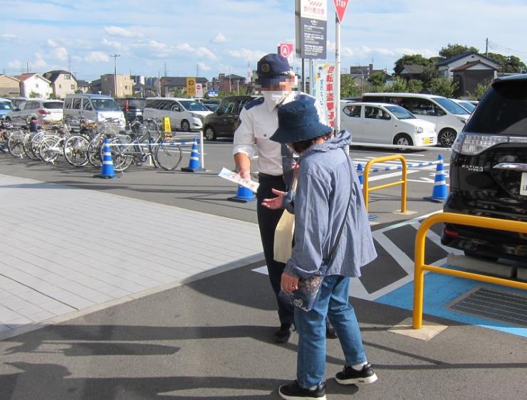 配布の様子1