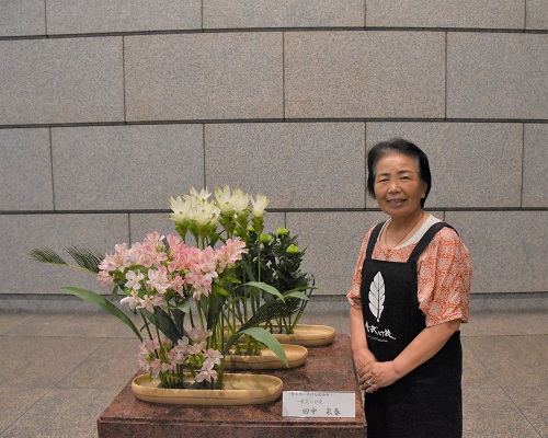 生け花とその作者の写真