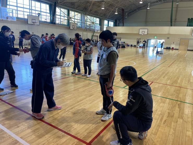 握力測定をしている様子