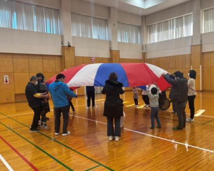 パラシュートで遊んじゃおう