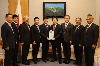 写真：林官房長官要請