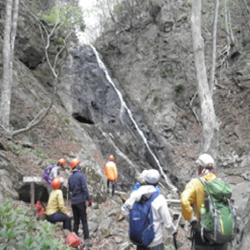 南天山登山と滝を楽しむ1の写真