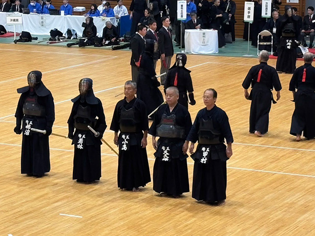 剣道をしている写真