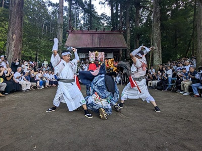 画像：下名栗諏訪神社獅子舞