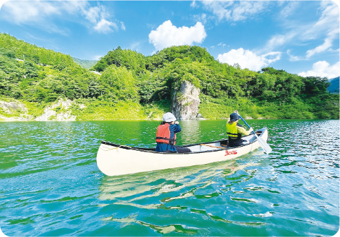 カヌー体験をしている写真