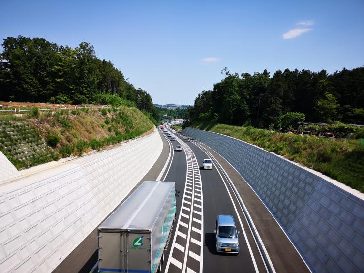 跨線橋（日高市道）から飯能方面を見る。