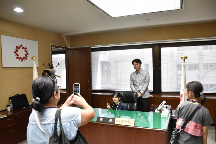 議長室見学2
