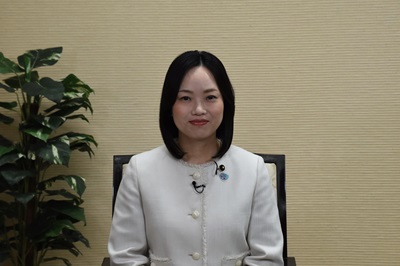 金野桃子議員の写真