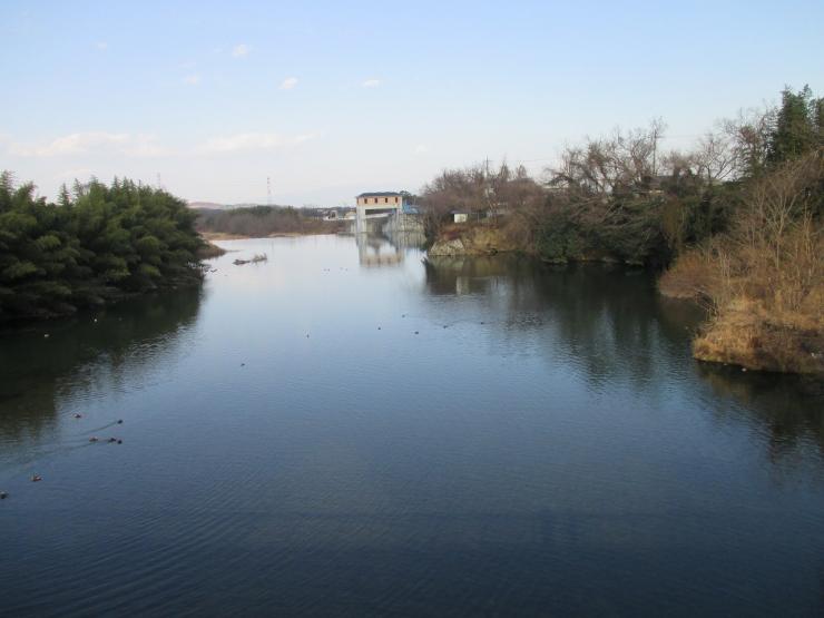 神流橋の下流の風景　神流橋合口頭首工が見える