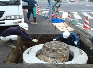 下水道マンホールの耐震化事例（リングハット工法）