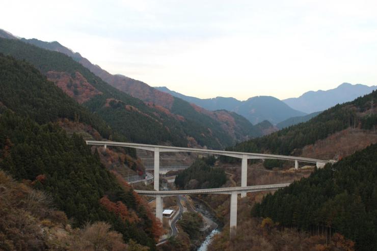 雷電廿六木橋全景