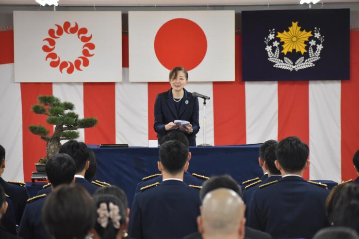 祝辞を述べる武田委員